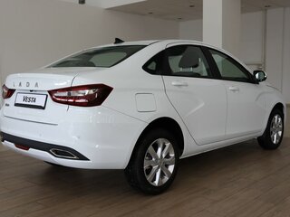 2026 Lada (ВАЗ) Vesta I Рестайлинг (NG), белый, 1860000 рублей, вид 4