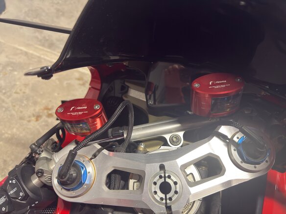2023 Ducati Panigale V4, красный, 3250000 рублей - вид 7