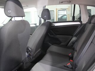 2022 Volkswagen Tiguan II Рестайлинг, белый, 2850000 рублей, вид 3