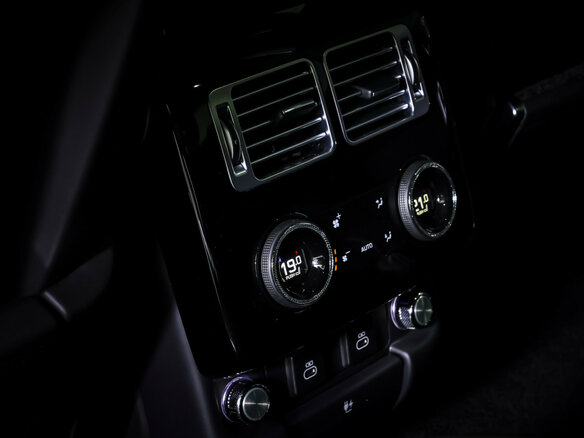 2021 Land Rover Range Rover IV Рестайлинг, серый, 12128738 рублей - вид 13
