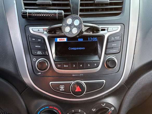 2015 Hyundai Solaris I Рестайлинг, белый, 550000 рублей - вид 16