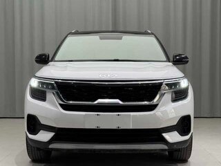 2022 Kia KX3, белый, 1340000 рублей, вид 2