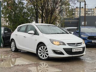 2013 Opel Astra J Рестайлинг, белый, 689000 рублей, вид 3