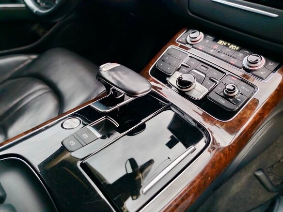 2015 Audi A8 III (D4) Рестайлинг, чёрный, 2200000 рублей - вид 29