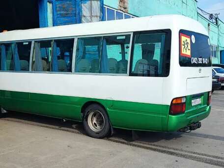 2003 Toyota Coaster, белый, 1650000 рублей, вид 4