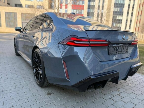 2025 BMW M5 VII (G90), серый, 22000000 рублей - вид 1