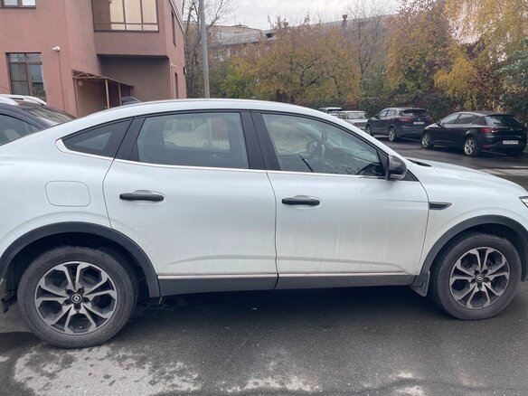 2021 Renault Arkana I, белый, 1800000 рублей - вид 3