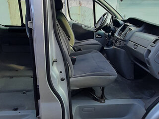 2010 Renault Trafic II Рестайлинг, серебристый, 1300000 рублей, вид 4