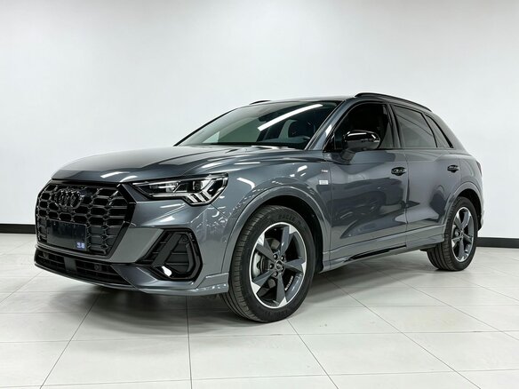 2023 Audi Q3 35 TFSI II (F3), серый, 2829000 рублей