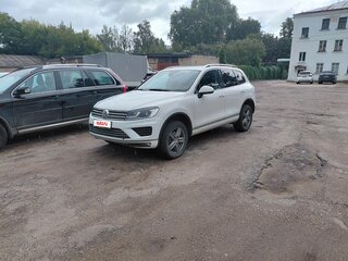 2015 Volkswagen Touareg II Рестайлинг, белый, 2400000 рублей, вид 1