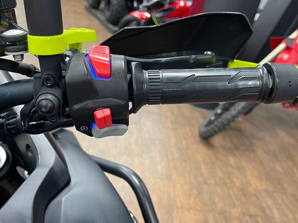 2025 QJMotor SVT 650 X, чёрный, 515000 рублей - вид 11