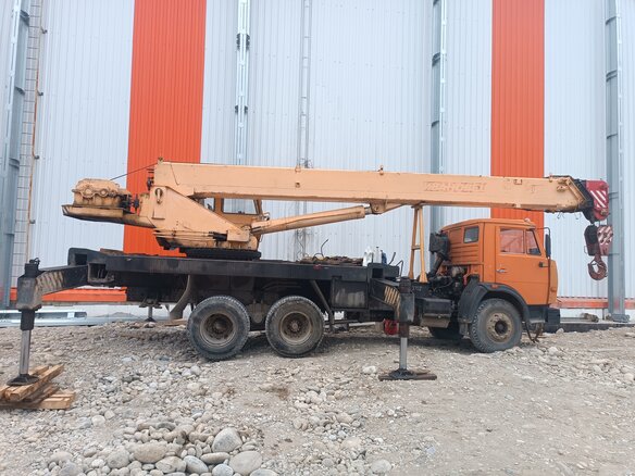 2010 КамАЗ 43118, оранжевый, 2300000 рублей - вид 2