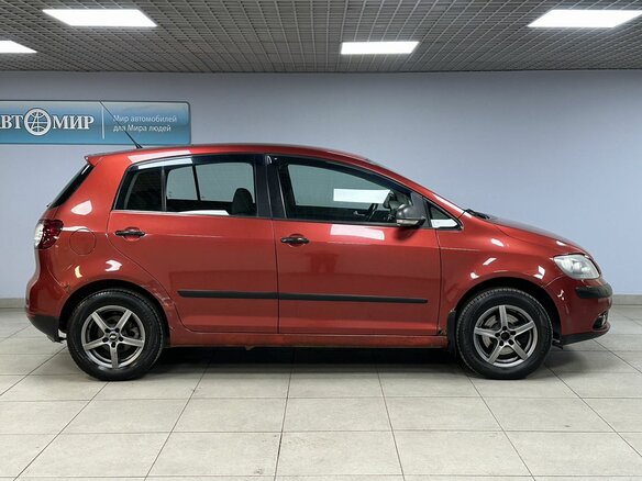 2007 Volkswagen Golf Plus I, красный, 585000 рублей - вид 24
