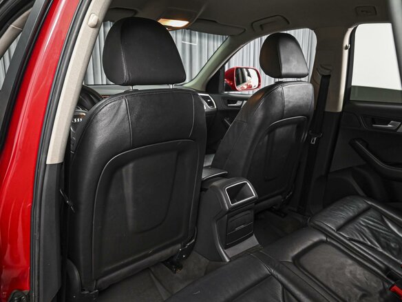 2010 Audi Q5 I (8R), красный - вид 10