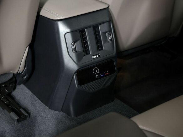 2026 BMW X3 Long 30L xDrive IV (G45/G48), чёрный, 6930000 рублей - вид 24