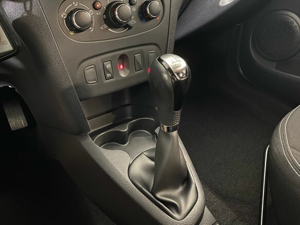 2020 Renault Logan Stepway II Рестайлинг, серый, 1169900 рублей - вид 19