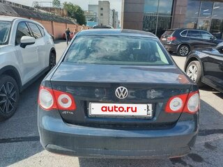 2010 Volkswagen Jetta V, серый, 300000 рублей, вид 4