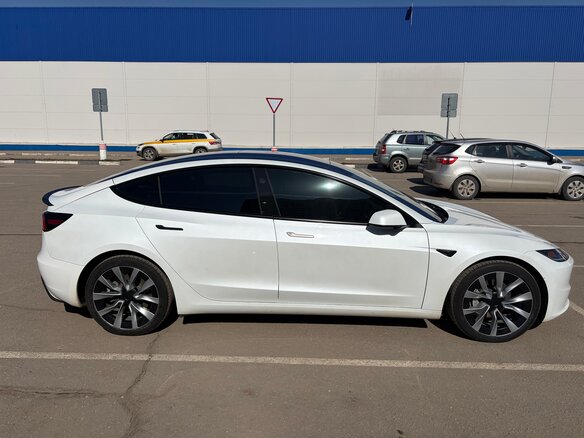2024 Tesla Model 3 Long Range I Рестайлинг, белый, 6750000 рублей - вид 3