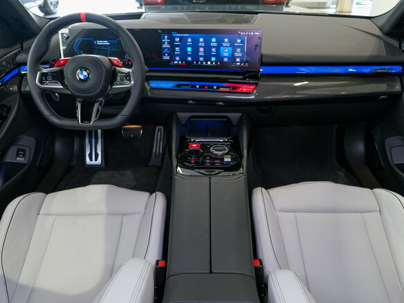 2026 BMW M5 VII (G90), серый, 22990000 рублей - вид 13