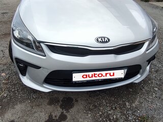2017 Kia Rio III Рестайлинг, серебристый, 1100000 рублей, вид 1