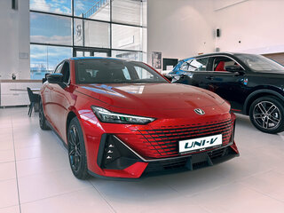 2025 Changan UNI-V I, красный, 3479900 рублей, вид 3