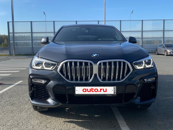 2021 BMW X6 40i III (G06), серый, 12900000 рублей - вид 1