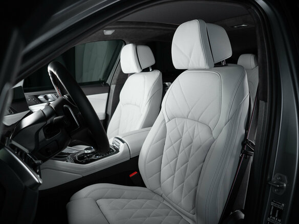 2026 BMW X6 M60i III (G06) Рестайлинг, серебристый, 20990000 рублей - вид 9