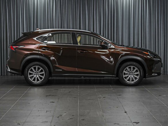 2019 Lexus NX 300h I Рестайлинг, коричневый, 3175000 рублей - вид 4