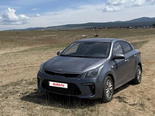 2018 Kia Rio IV, серебристый, 1550000 рублей, вид 1