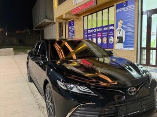 2023 Toyota Camry VIII (XV70) Рестайлинг, чёрный, 3500000 рублей, вид 1