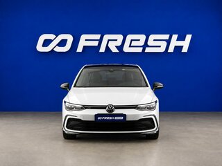 2021 Volkswagen Golf VIII, белый, 2829444 рублей, вид 3