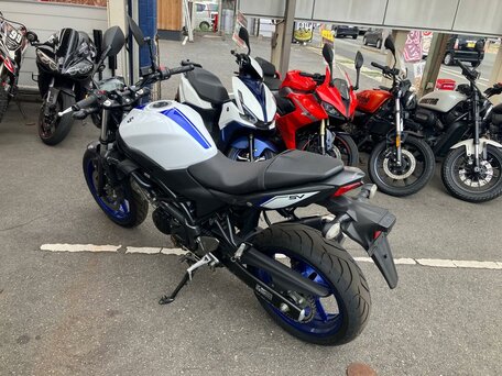 2016 Suzuki SV 650, белый, 599000 рублей, вид 1