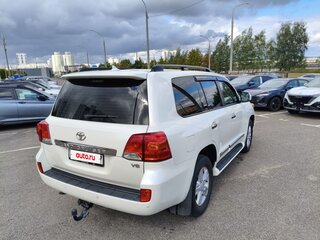2013 Toyota Land Cruiser 200 Series Рестайлинг 1, белый, 3950000 рублей, вид 3