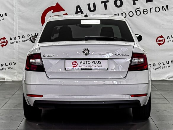 2018 Skoda Octavia III (A7) Рестайлинг, белый, 2349000 рублей - вид 3