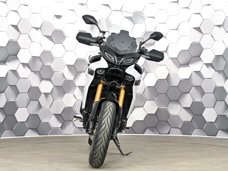 2023 Yamaha MT-09 Tracer (FJ-09), белый, 1279000 рублей, вид 5