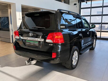 2013 Toyota Land Cruiser 200 Series Рестайлинг 1, чёрный, 3249000 рублей, вид 4