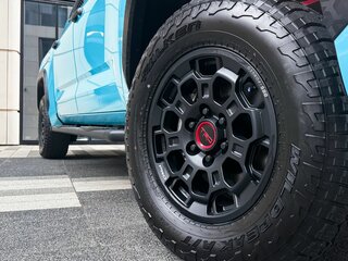 2026 Toyota Tundra CrewMax III, голубой, 12490000 рублей, вид 4