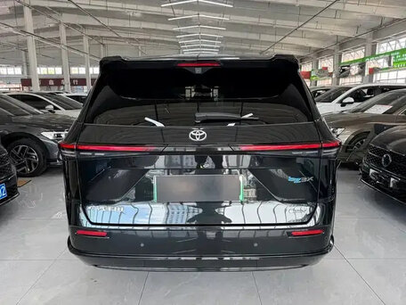 2025 Toyota bZ3X 58.3 kWh, чёрный, 2620000 рублей, вид 5