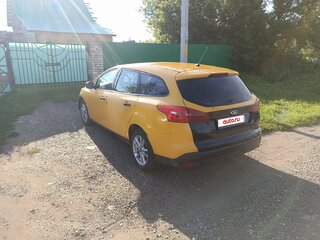 2015 Ford Focus III Рестайлинг, жёлтый, 300000 рублей, вид 5