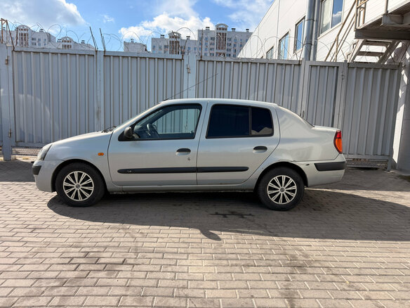 2002 Renault Symbol I, серебристый, 195000 рублей - вид 1