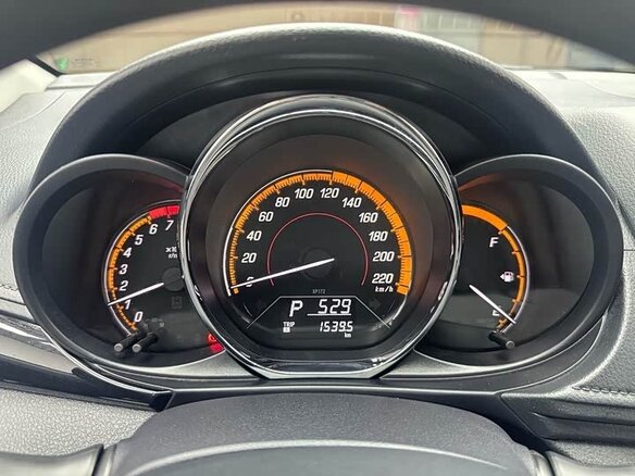 2022 Toyota Yaris L X XP150 Рестайлинг, белый, 1420000 рублей - вид 7