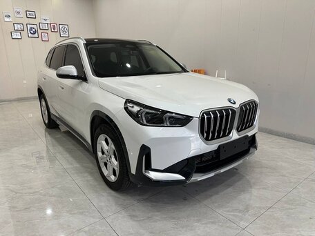 2023 BMW X1 Long 20Li sDrive III (U11/U12), белый, 2700000 рублей, вид 3