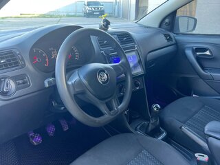 2018 Volkswagen Polo V Рестайлинг, белый, 745000 рублей, вид 4