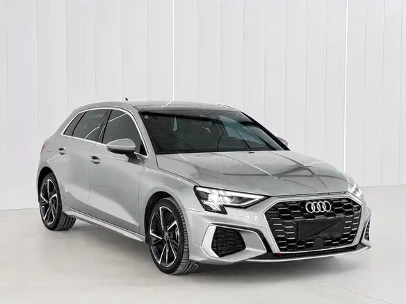 2023 Audi A3 Sportback 35 TFSI IV (8Y), серебристый, 2356560 рублей