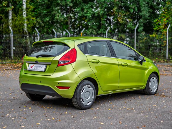 2010 Ford Fiesta Mk6, зелёный, 675000 рублей - вид 1