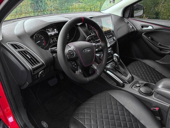 2013 Ford Focus III, красный, 975000 рублей - вид 10