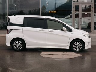 2014 Honda Freed Spike I Рестайлинг, белый, 1155000 рублей, вид 4