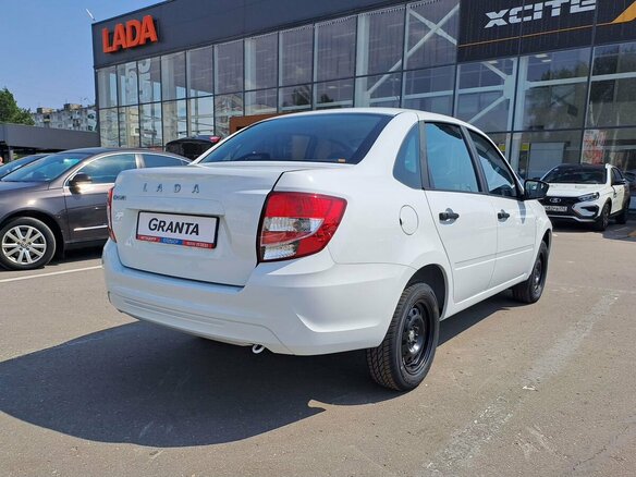 2026 Lada (ВАЗ) Granta I Рестайлинг, белый, 841500 рублей - вид 5