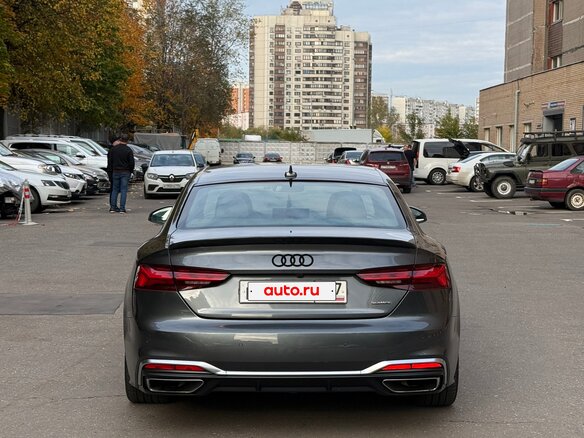 2019 Audi A5 45 TFSI II (F5) Рестайлинг, серый, 4300000 рублей - вид 4