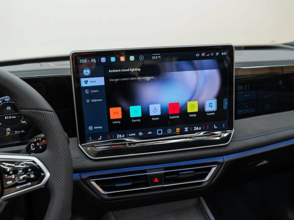 2026 Volkswagen Tiguan L Pro III (China Market), чёрный, 4865000 рублей - вид 29